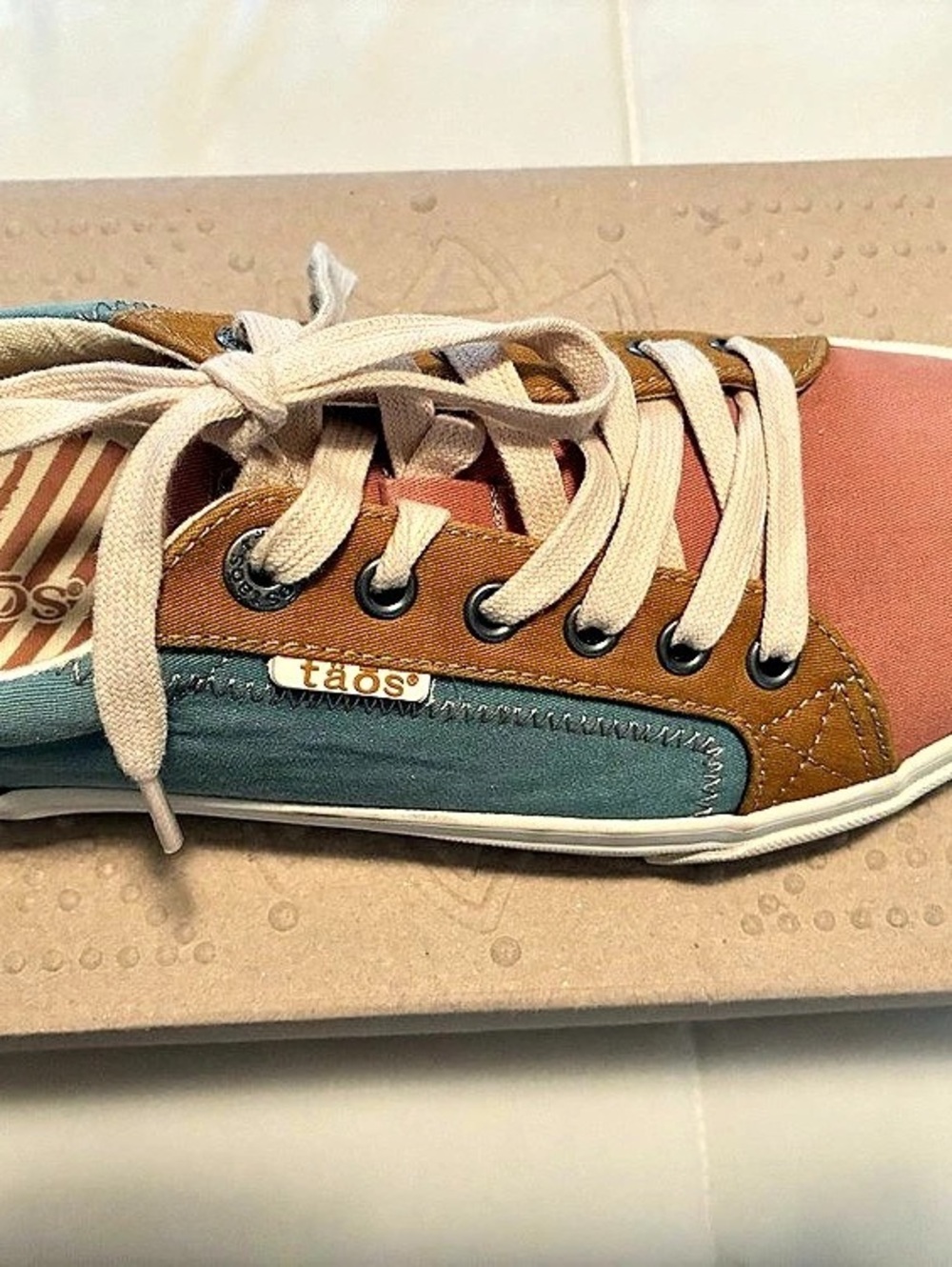 taos Plim Soul Women's Colorblock Sneakers Blue & Pink US 8